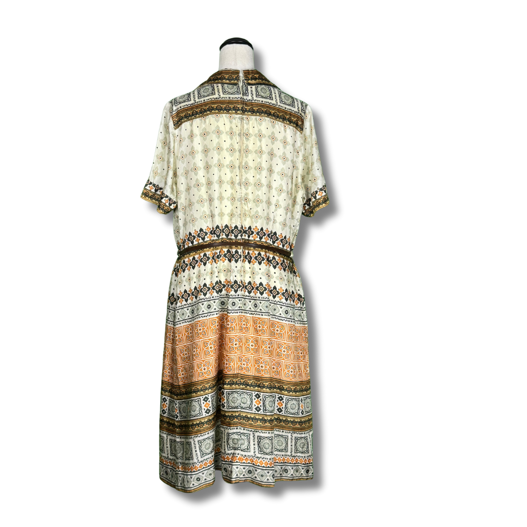 Vintage 1970s secretary boho print dress