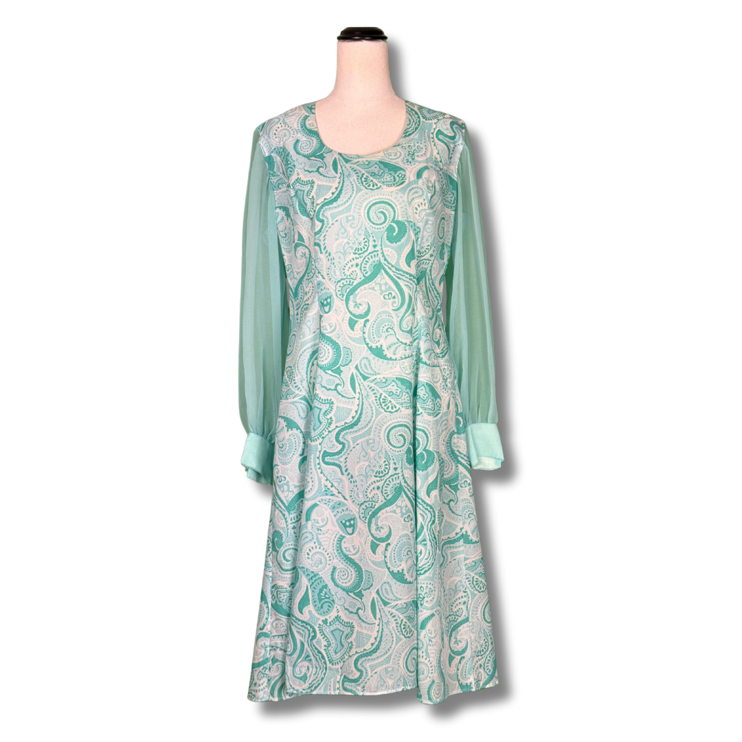 Domony Green Paisley Long Sleeved Shift A Dress